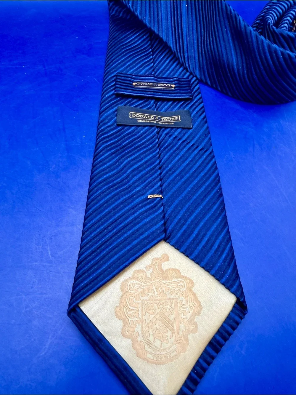 Donald J Trump Signature Collection Silk Tie Navy Blue Striped Gold Bar silk
